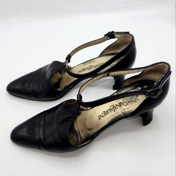 YVES SAINT LAURENT VINTAGE LEATHER T-STRAP ALMOND TOE MARY JANE SHOES BLACK 7.5